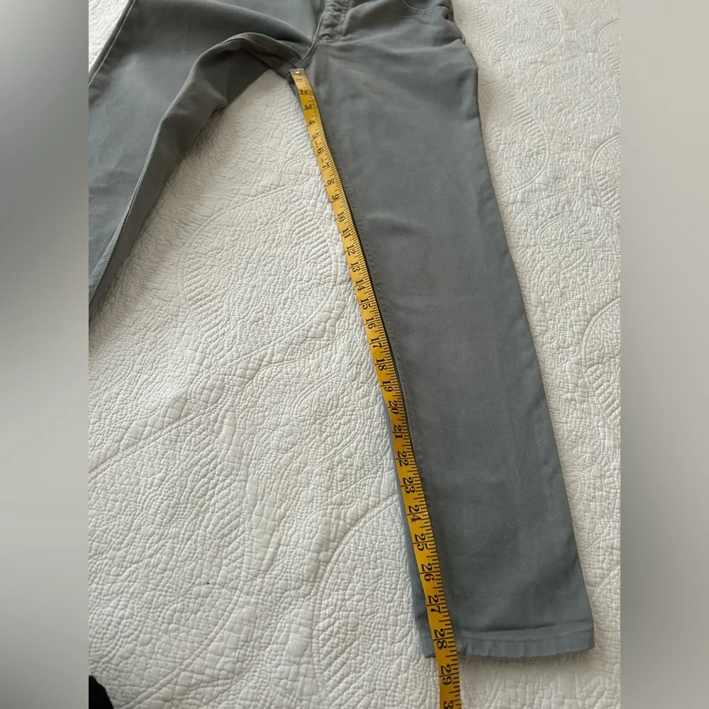 Vintage 90s Mom Jeans in grey twill denim. Size 4 (more like a 2). Decent shape!
